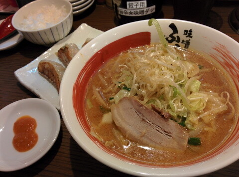 味噌ラーメン　福岡　中央区　天神　ふくべえ