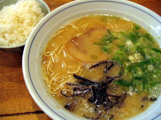 福岡　ラーメン　船津商店