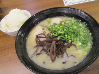 博多区　福岡　中洲　ラーメン　いせちゃん