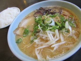 福岡　味噌ラーメン　まるきん