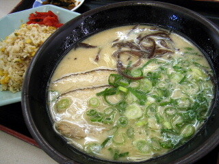 九州縦貫道　基山パーキングエリア　ラーメン