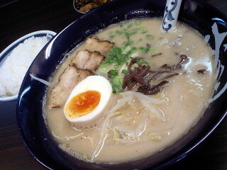 福岡　春日　ラーメン　一龍
