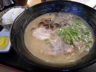 博多区　吉塚　麺工房はいど　ラーメン　１５６