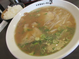 牛骨醤油らーめん 3