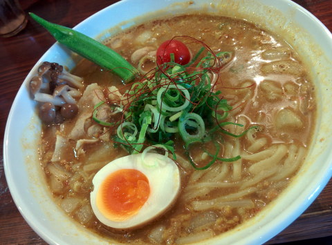 やっちゃんち　カレーしなそば