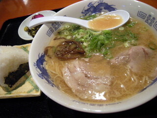 福岡　ラーメン　早良区　ももち家
