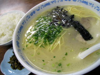 福岡　飯倉　ラーメン　らさろ亭