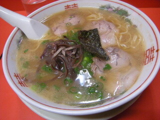 福岡　箱崎　ラーメン　春陽軒