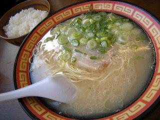 春日市　天神山　１８ラーメン　