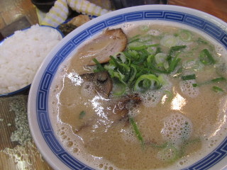 福岡　ラーメン　名島亭