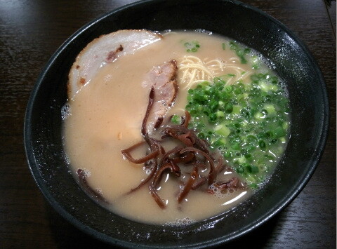福岡　ラーメン　深夜　一豚屋　博多区