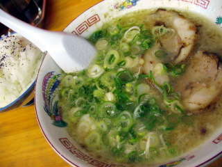 福岡　ラーメン　七福亭