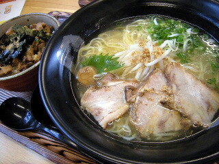 福岡　春日　ラーメン　らぱしゃ
