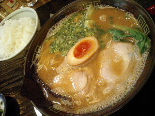 博多　ラーメン　大砲　今泉