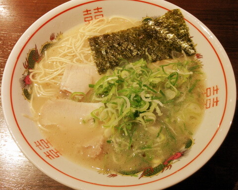 福岡　中洲　博多荘　ラーメン　ワンタンメン