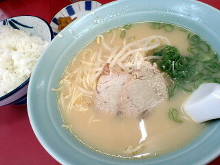 福岡　天神　中華　ラーメン