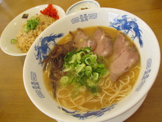 博多　ラーメン　さくら　桜蔵