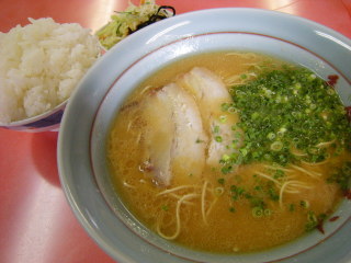 福岡　春日　ラーメン　角屋
