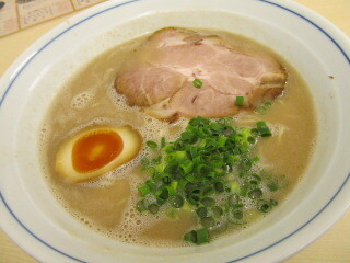 福岡　ラーメン　春日　かなで食堂　トマト