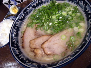 福岡　天神　ラーメン　みうら
