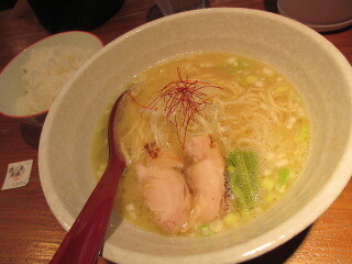 福岡　博多区　鶏白湯ラーメン　シフク