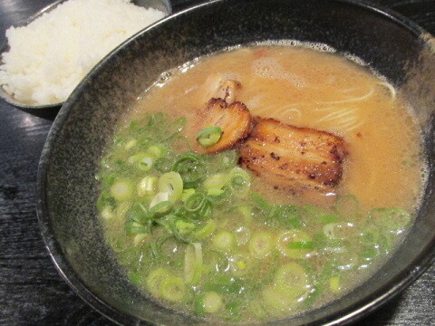 将丸　ラーメン　福岡