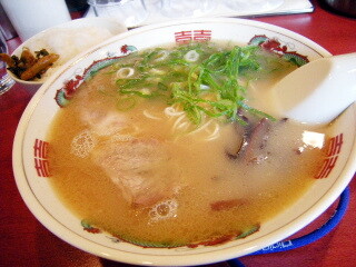 福岡　ラーメン　シュビドゥバ　別府