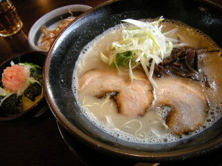 福岡　那珂川　ラーメン　遊楽