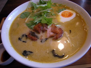 福岡　中央区　薬院　ラーメン仮面　PAHAPAHA