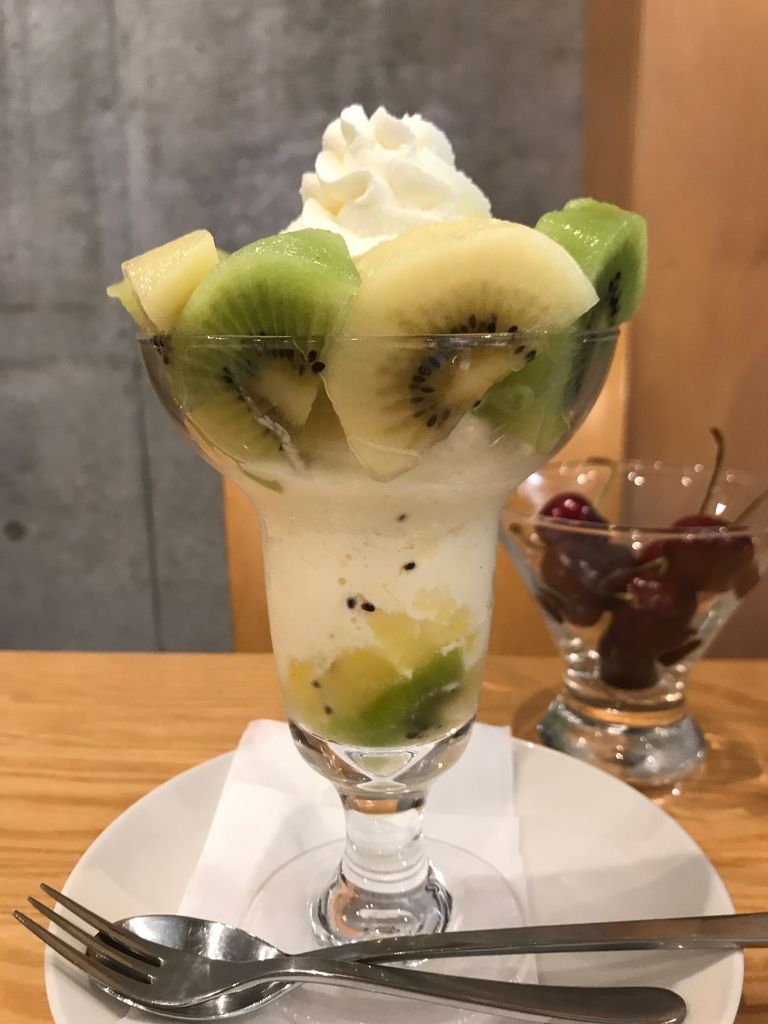 フルーツパーラーゴトー ニュージーランド産2種のキウイパフェ Nobu S House 甘味録
