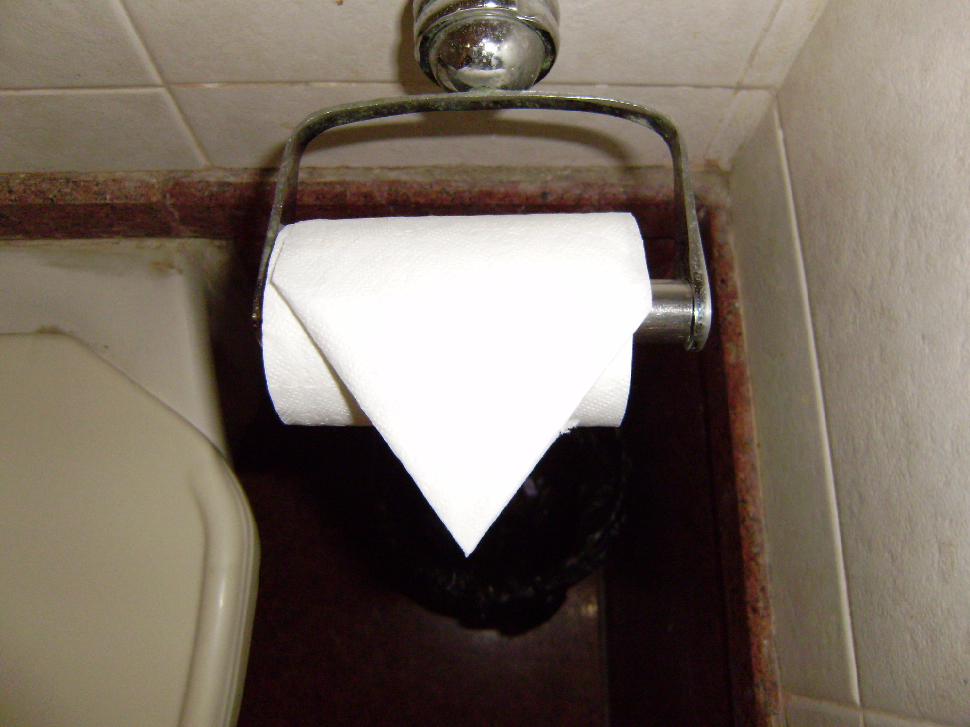 インドでもﾍﾟｰﾊﾟｰ先端は三角折り インドに単身赴任した団塊オヤジの奮闘記