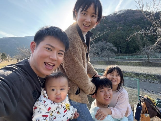 【YouTube】児童虐待との指摘で炎上　家族YouTuber「ポンコツらいす」が活動休止を発表