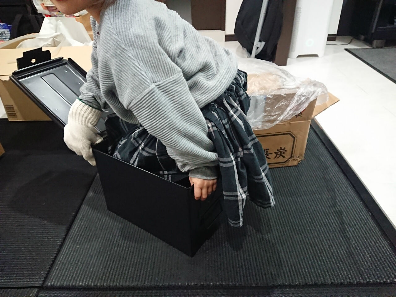 ギア オガ炭をアーモボックスに入れてみた Fw Hobby