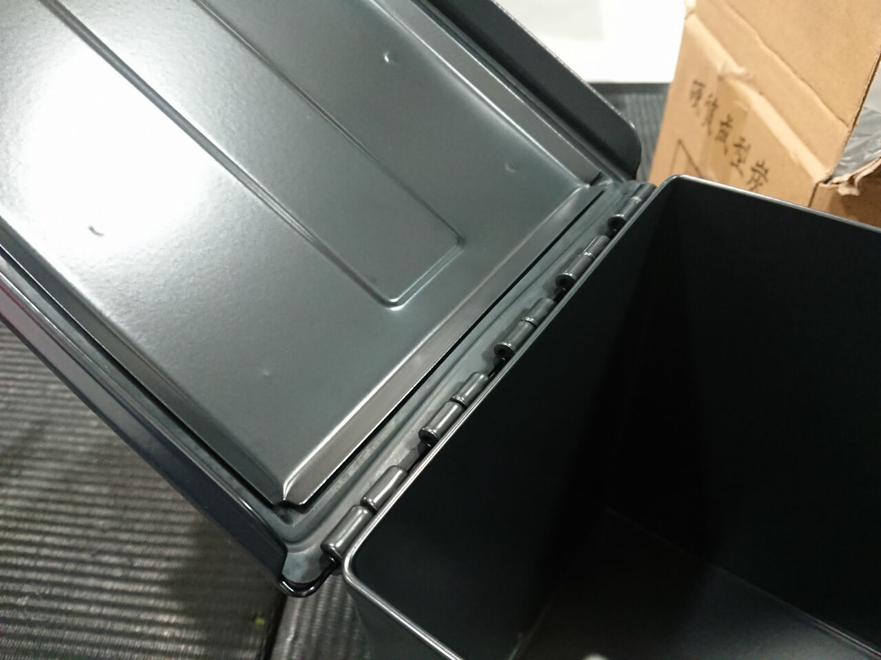 ギア オガ炭をアーモボックスに入れてみた Fw Hobby ギア オガ炭をアーモボックスに入れてみた Fw Hobby