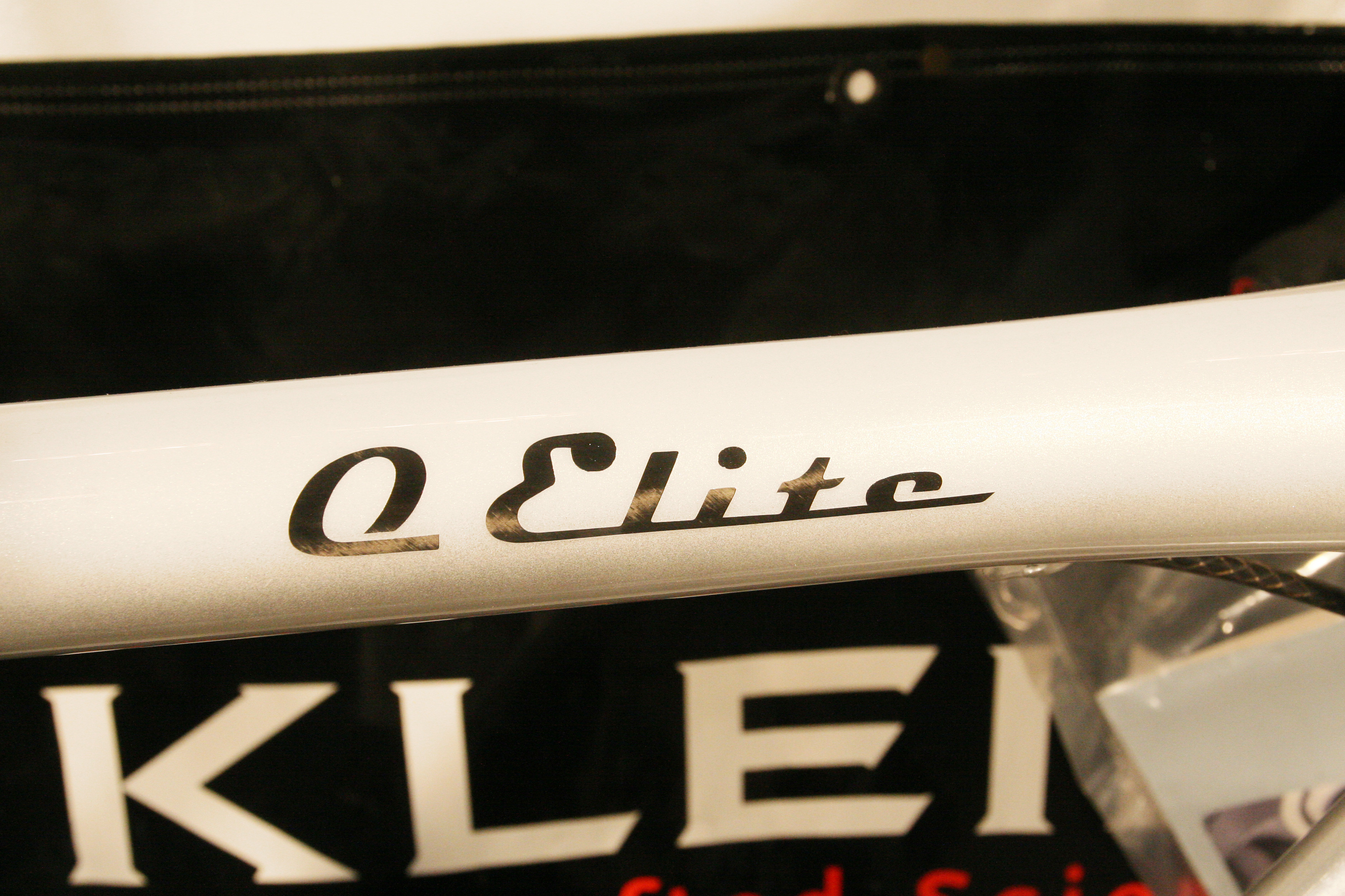  Q-ELITE V 白　53サイズ KLEIN Q eliet 再生 - 荒川コッタレス