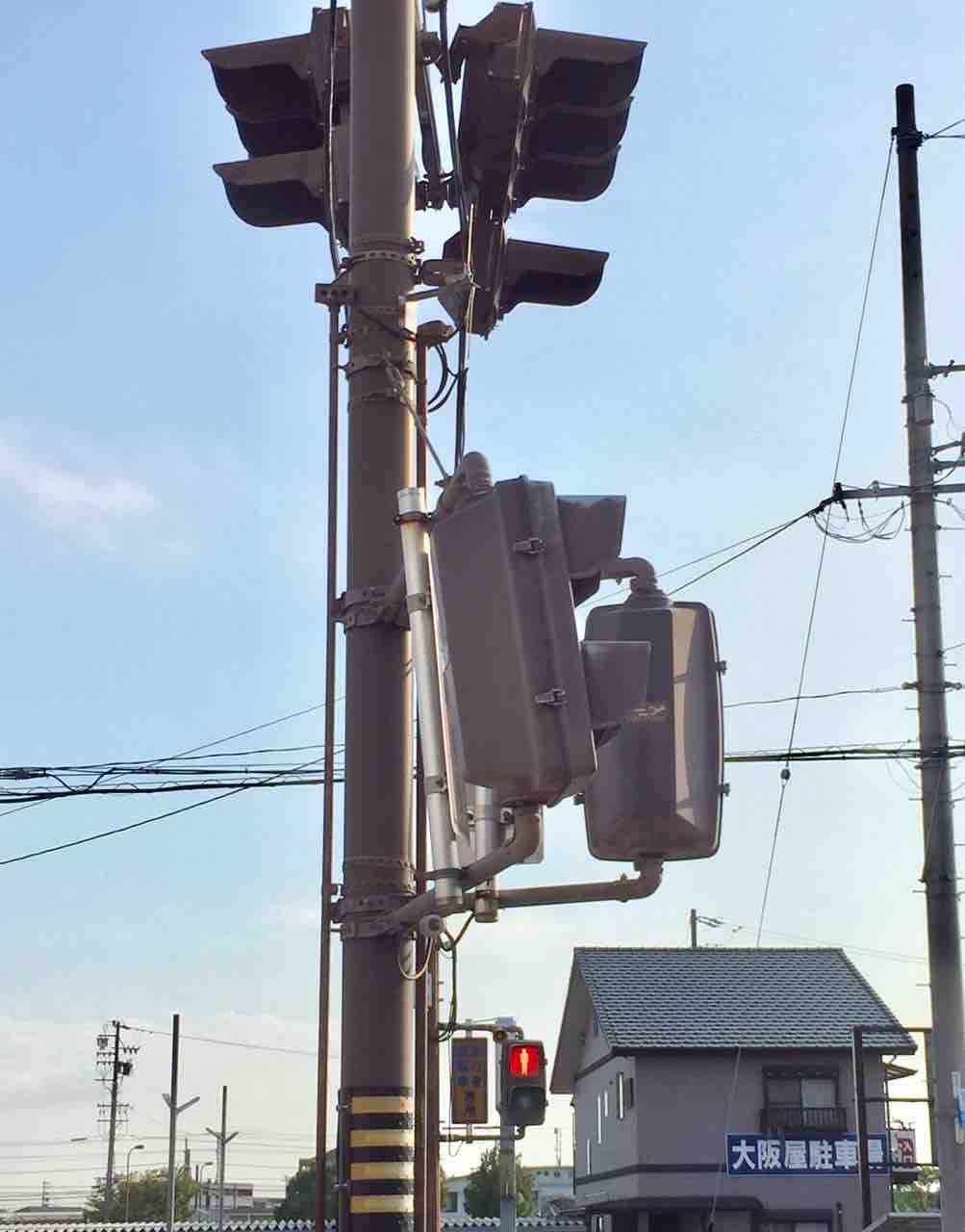 歩行者用信号機の傾ぎ 犯人は誰だ 山本節 歩行者用信号機の傾ぎ 犯人は誰だ 山本節