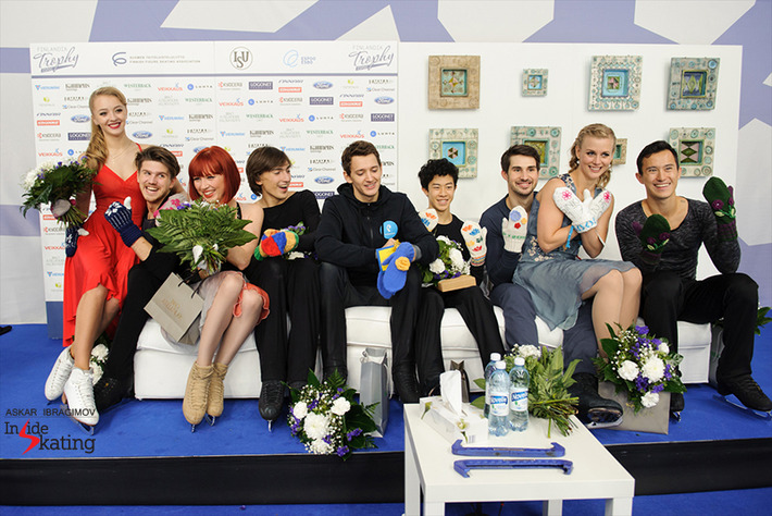 The-medalists-and-their-mittens2