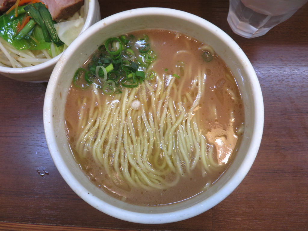 麺処 一笑 南阿佐ヶ谷 塩だけで味付けした豚骨らーめん 塩だけで味付けしたプレーン Return Of The Funky 麺