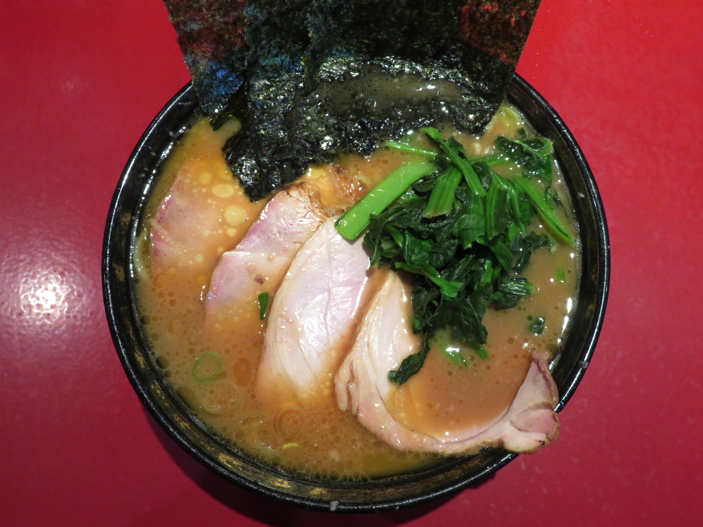 厚木家＠本厚木（神奈川県） 「チャーシュー4枚 中盛チャーシューメン