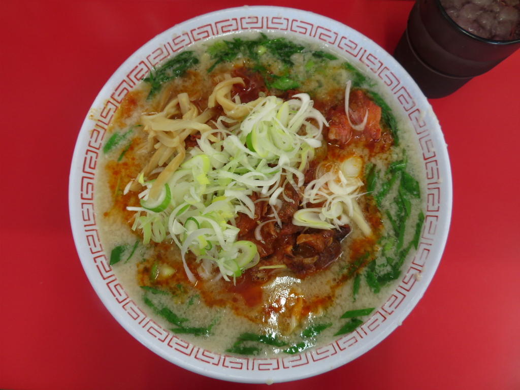 ラーメンスタンド とん平食堂＠竜ケ崎（茨城県） 「辛口ホルモン麺、辛