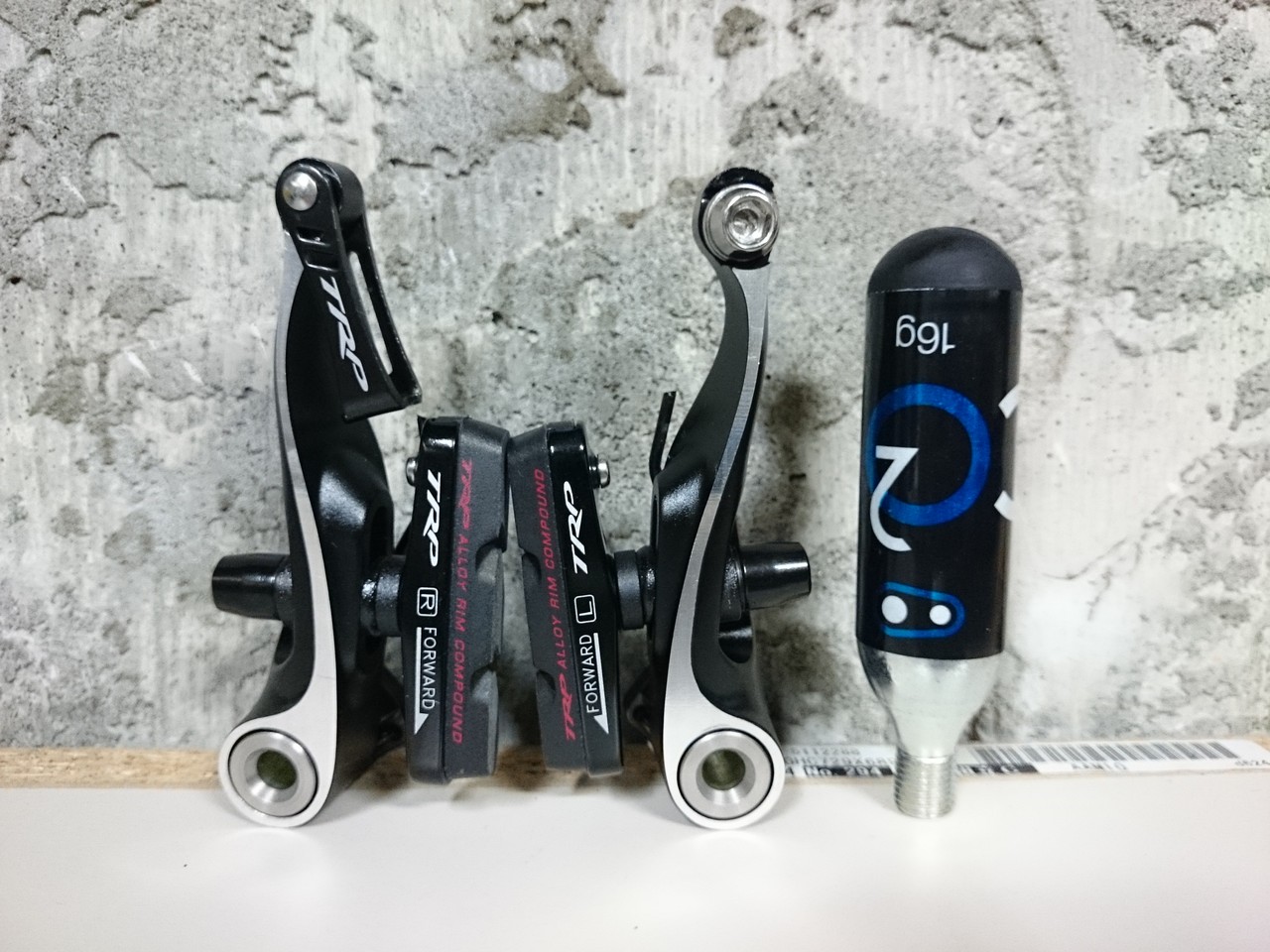 TRP】DAHON Boardwalk D7をCX8.4でミニVブレーキ化! : 自転車“記文” TRP】DAHON Boardwalk D7をCX8.4でミニVブレーキ化! : 自転車“記文”