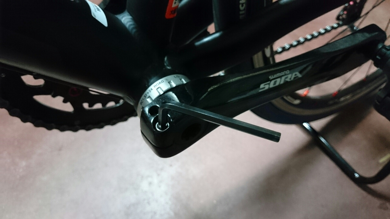 Allezのクランクがついに105へ Bbも交換 自転車 記文