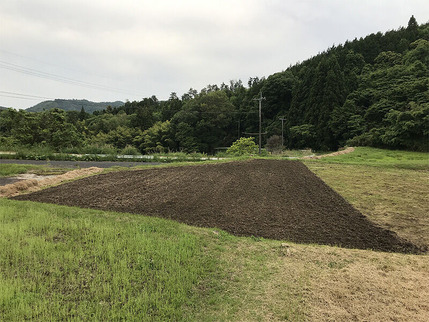 2021_0606田１耕起・整地レーキ