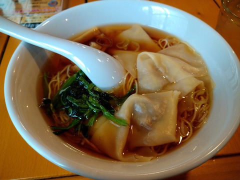 醤油ワンタン麺