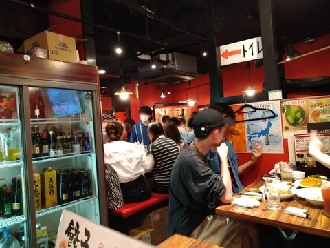 餃子酒場 店内