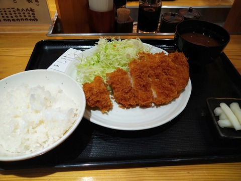 とんかつまるや ロースかつ定食 700円