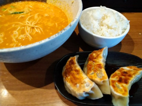胡楼亭 担々麺 ライス 餃子3個
