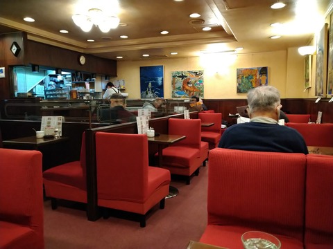 カフェドルノン 店内