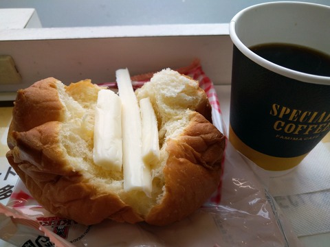 ラケルパン with 裂けるチーズ