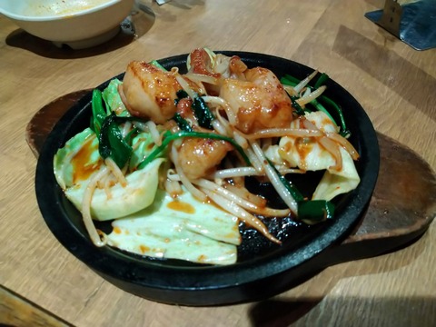 野菜たっぷりホルモン焼き